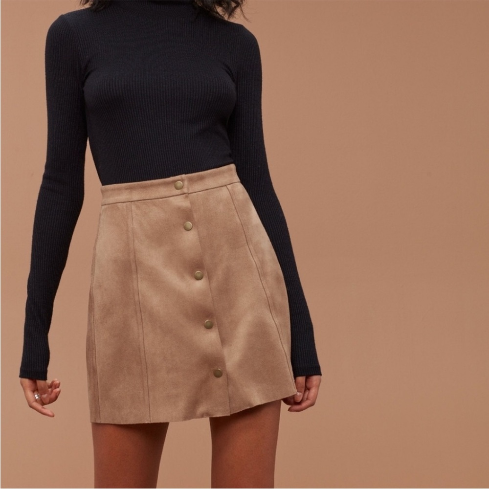 Aritzia Wilfred Centimela button front A line suede skirt